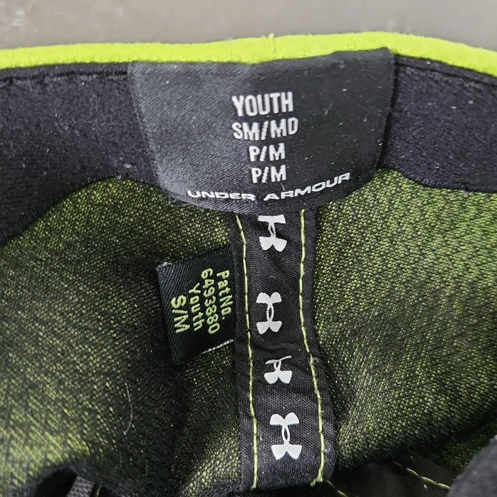 Under armour hat - Picture 4 of 5